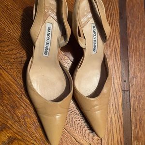 Manolo blahnik sling back pumps